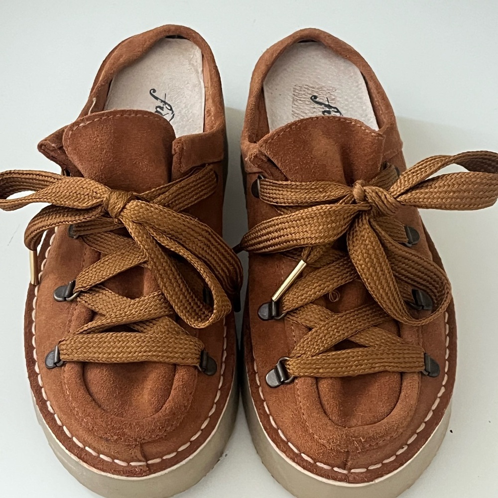 Free People size 39 8.5 suede lace up chunky mule brown with gold accents